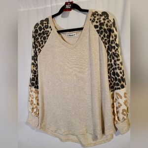 MACARON L Sample Cheetah Long Sleeve Top 162